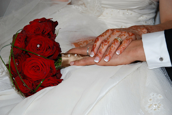 Mains au henné lors d un mariage